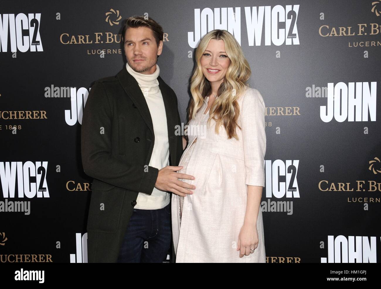 Chad Michael Murray, Sarah Roemer im Ankunftsbereich für JOHN WICK: CHAPTER TWO Premiere, Arclight Hollywood, Los Angeles, CA 30. Januar 2017. Foto von: Dee Cercone/Everett Collection Stockfoto