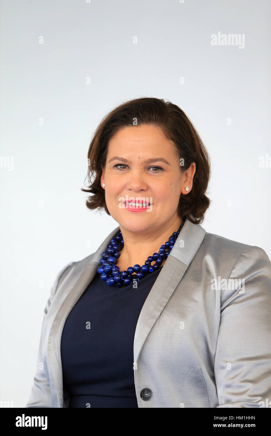 Belfast, Nordirland, Vereinigtes Königreich. 31. Januar 2017. Sinn Féin Mary Lou McDonald - Deputy Party Leader, shadowing An Tánaiste und All-Irland Sprecher auf psychische Gesundheit & Suizidprävention. Mary Lou McDonald ist TD für Dublin Central, Vice President von Sinn Féin und die Parteisprecherin der Staatsausgaben und Reform. MdEP für Dublin war sie von 2004 bis 2009 und während ihrer Zeit im Europäischen Parlament; Mary Lou war ein prominentes Mitglied der bürgerlichen Freiheiten Ausschüsse und Beschäftigung/soziale Angelegenheiten. Bildnachweis: Irische Auge/Alamy Live-Nachrichten Stockfoto