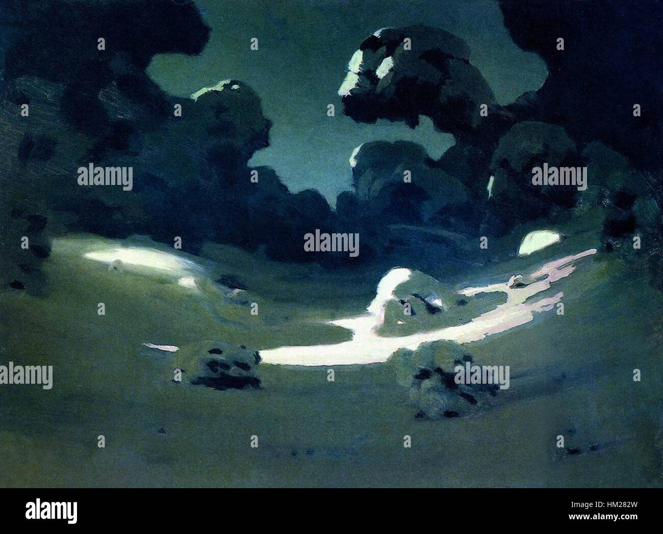 Eine Winterszene, die Arkhip Kuindzhi zwischen 1898 und 1908 gemalt hat und das Mondlicht durch einen Wald filtert. Dieses Ölgemälde fängt die ruhige und ruhige Schönheit der Natur ein, während das Mondlicht dramatische Schatten über den schneebedeckten Waldboden wirft. Stockfoto