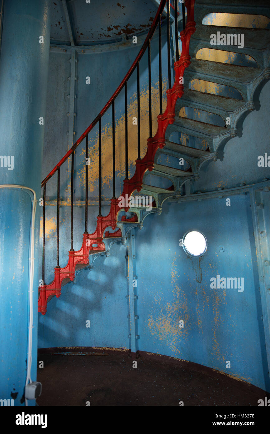 Interne Treppe des Leuchtturms, Insel Kihnu, Estland Stockfoto