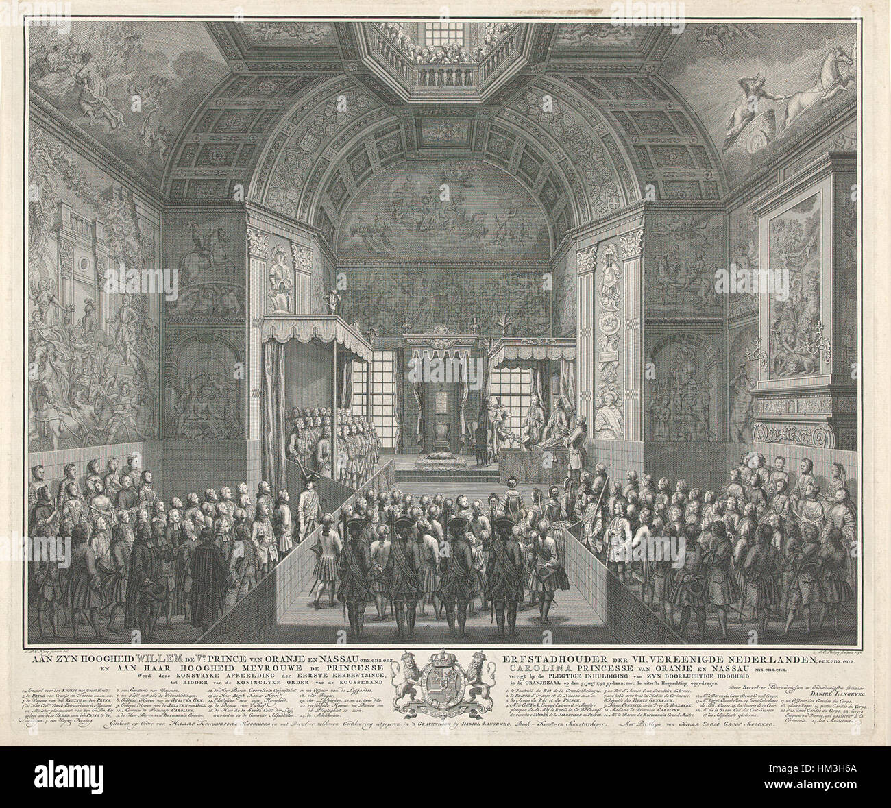 Dieses Gemälde zeigt die feierliche Zeremonie der Einsetzung von Prinz Wilhelm V. in den Garterorden. Die Veranstaltung ist geprägt von großer Kleidung und königlicher Symbolik, die seinen erhöhten Status innerhalb des europäischen Adels repräsentieren. Dieses historische Kunstwerk fängt einen wichtigen Moment in der europäischen königlichen Geschichte ein. Stockfoto