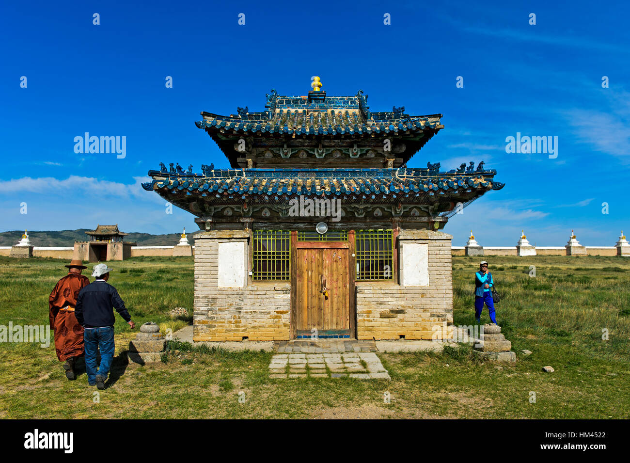 Einheimischen am Ritual herumlaufen blau Tempel, Khokh Tempel, Kloster Erdene Zuu, Kharkhorin, Övörkhangai Aimag, Mongolei Stockfoto