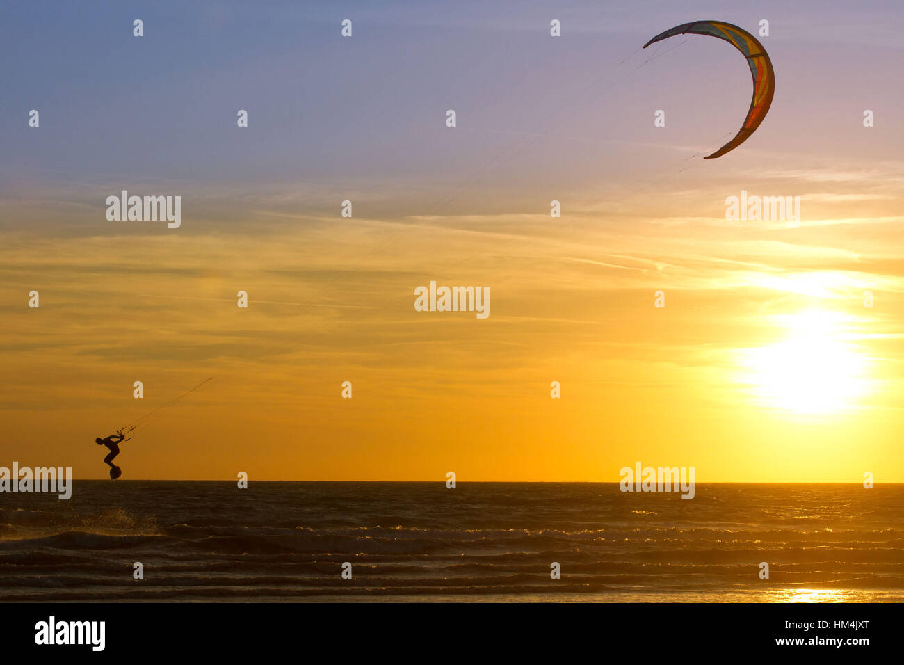 Audresselles (Nordfrankreich): Kitesurfen an der Côte d ' Opale Küste Stockfoto