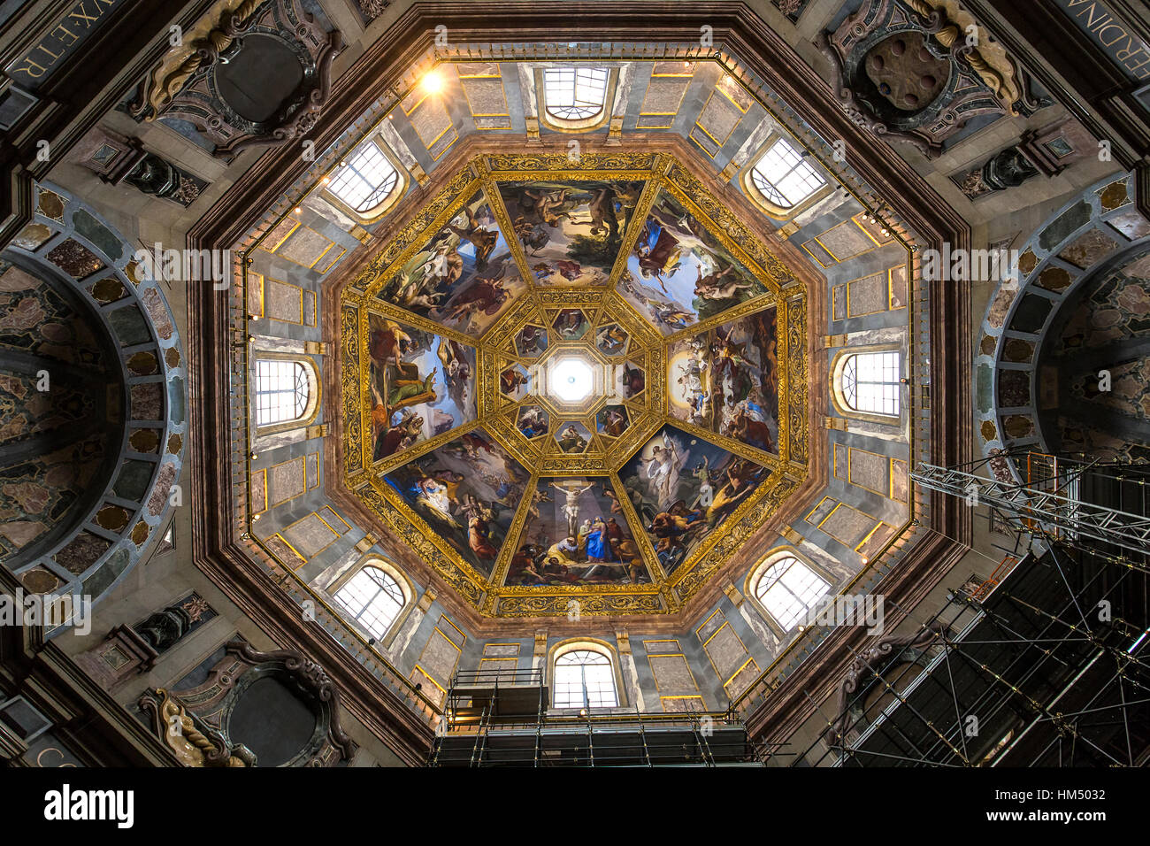 Florenz, Italien, 27. Oktober 2015: Interieur und architektonische Details der Medici Kapelle, 27. Oktober 2015 in Florenz, Italien Stockfoto