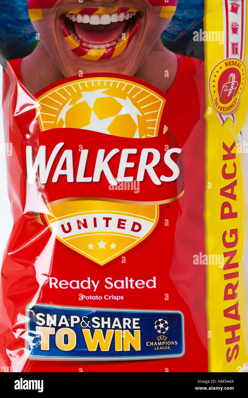 Walkers United bereit gesalzene Kartoffelchips teilen pack Stockfoto