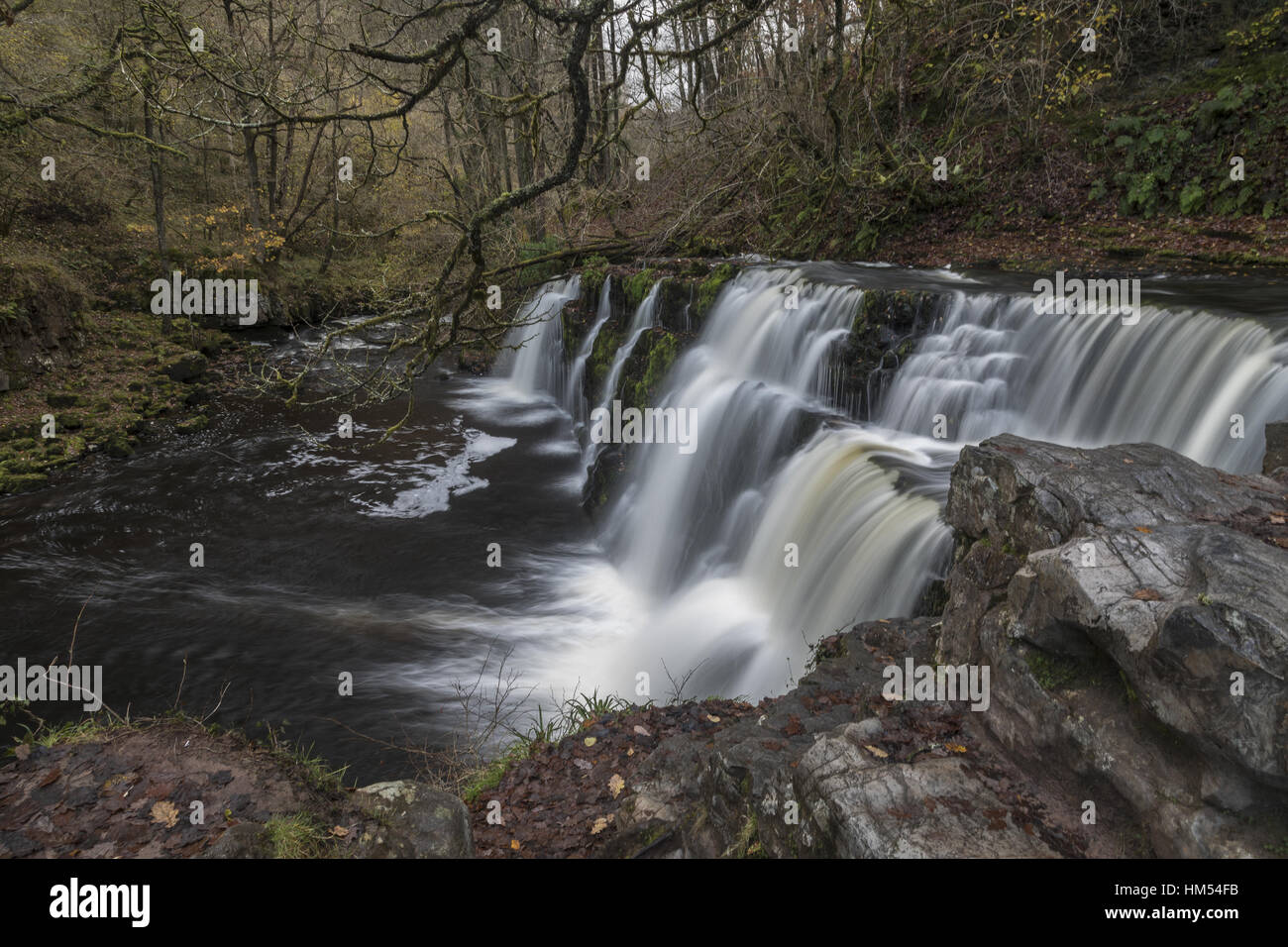 Fallen Sie Sgwd y Pannwr, die Fuller Afon Mellte, Ystradfellte, vier Wasserfälle, Brecon Beacons. Stockfoto