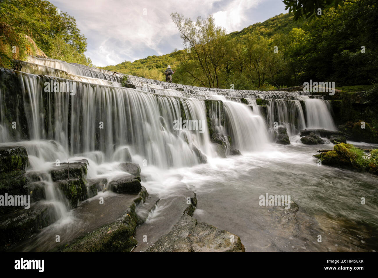 Wasserfall auf dem Fluss Wye in Derbyshire, England Stockfoto