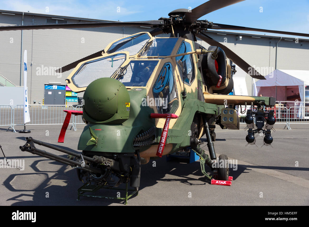 BERLIN, Deutschland - Mai 21: Turkish Aerospace Industries T129 Angriff Hubschrauber auf der int Luft-und Ausstellung ILA am 21. Mai 2014 in Berlin, Deutsch Stockfoto
