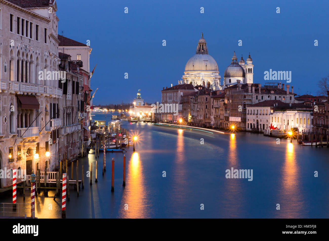 Venedig-Grand Canal nach Sonnenuntergang Stockfoto
