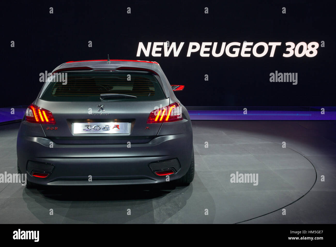 FRANKFURT, GERMANY - SEP 13: Peugeot 308 R Concept Car auf der IAA motor Show am Sep 13, 2013 in Frankfurt am Main. Mehr als 1,000 Aussteller aus 35 Entwicklungsdienst Stockfoto