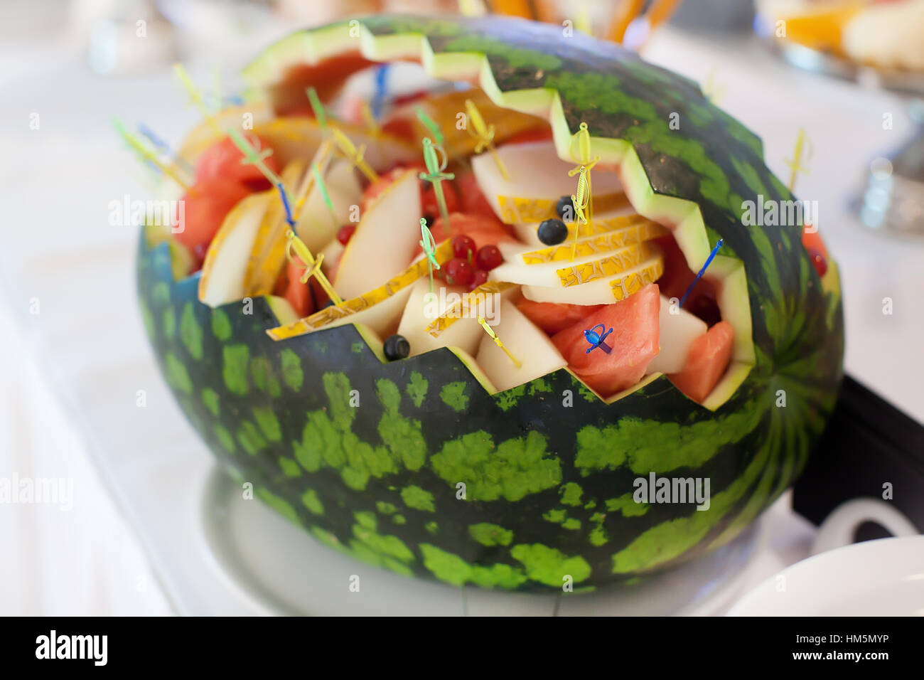 Wassermelone mit verschiedenen Früchten insidey Stockfoto