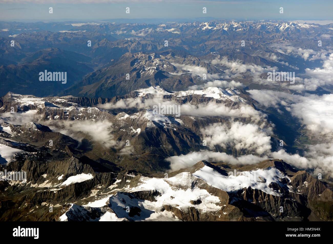 Blick auf Vulkankratern und Gletscher in den Alpen Stockfoto
