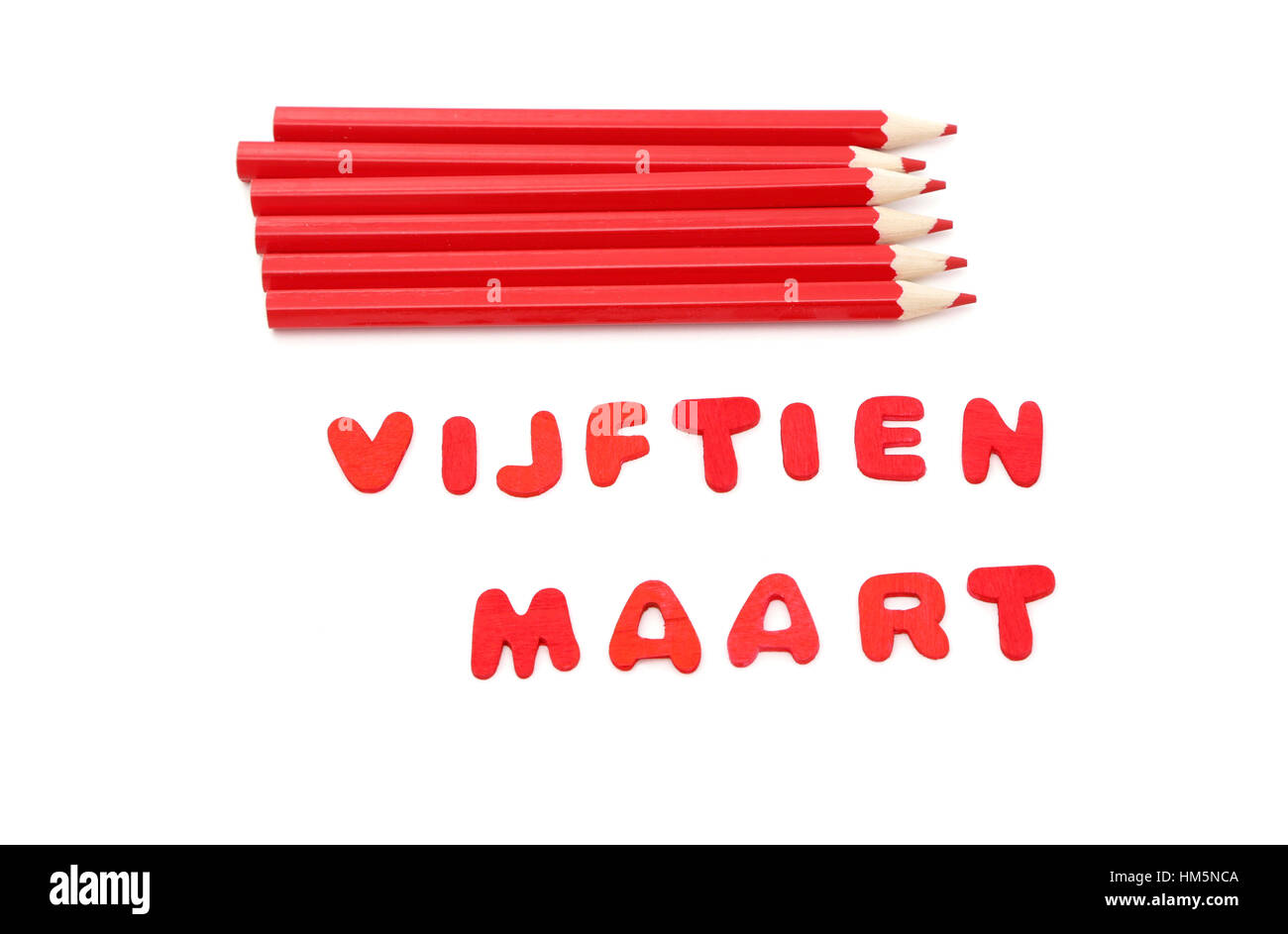 Rote Stifte und die Worte Vijftien Maart legen d. h. 15 März in niederländischer Sprache dem Tag nehmen die Wahlen in den Niederlanden Stockfoto