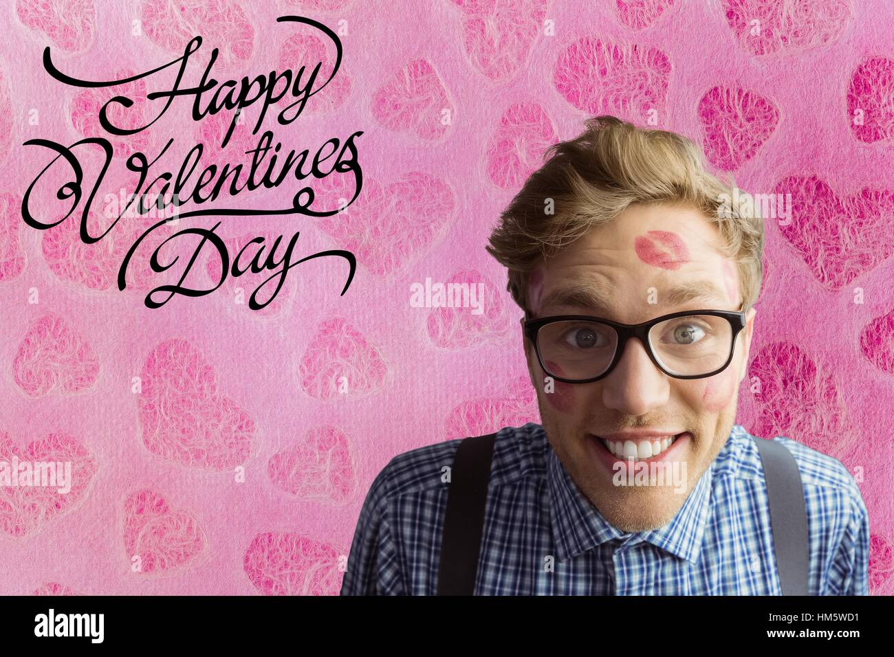 Glücklich Nerd Mann mit Lippenstift Mark und Valentinstag text Stockfoto