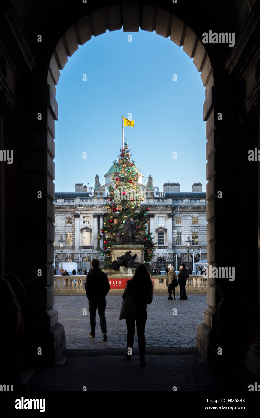 Weihnachtsbaum in Somerset House, London, UK. 2012 Stockfoto