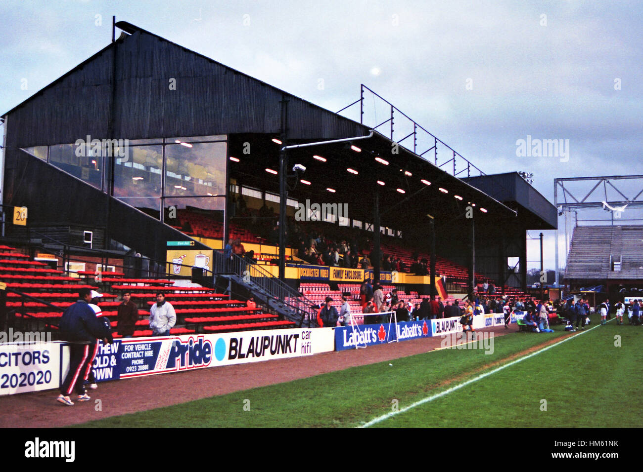 Vicarage Road, Heimat des FC Watford, abgebildet im Dezember 1994 - Gavin Ellis/TGSPHOTO Stockfoto