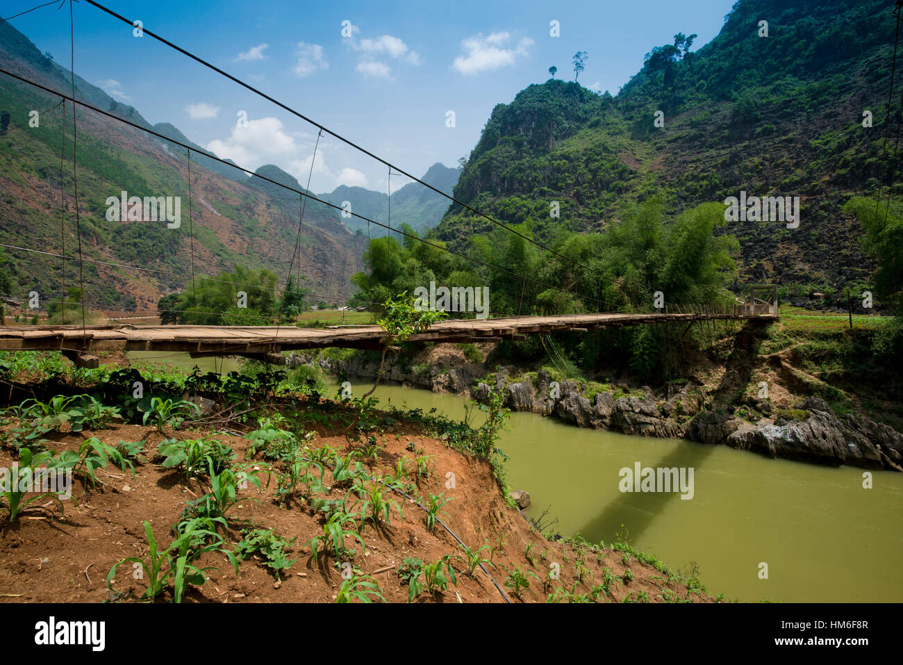 Einfache Hängebrücke, Dong Van Karsthochebene, Ha Giang Provinz, Nord-Vietnam, Vietnam Stockfoto