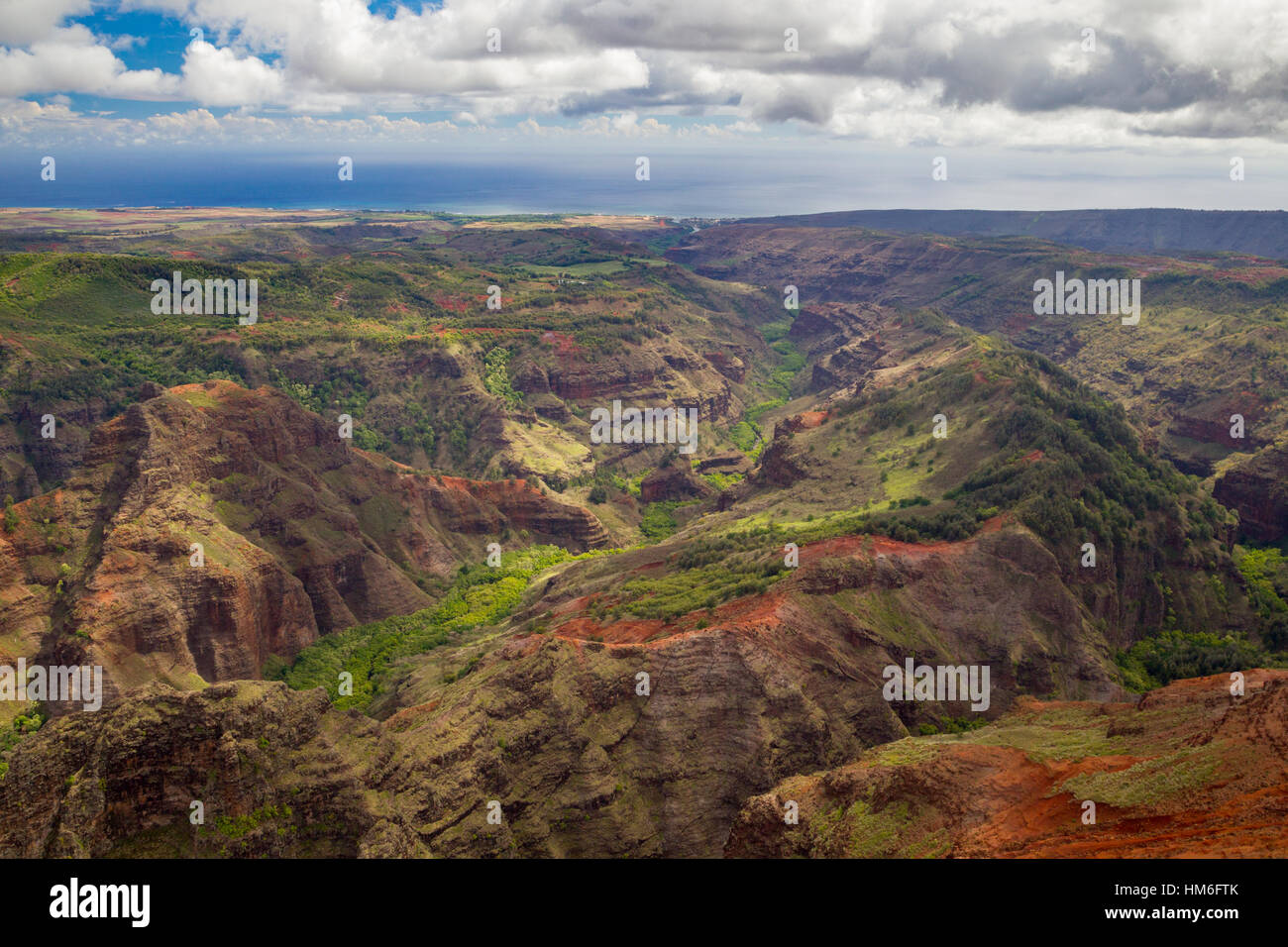 Luftaufnahme des Waimea Canyon auf Kauai, Hawaii, USA. Stockfoto