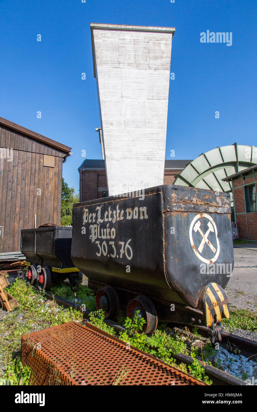 Kohle-LKW, verwendet im Kohlenbergbau, zum Transport von Kohle und Felsen an der Oberfläche, heute eine historische Erinnerung, Souvenir, nachdem die Kohlengruben, in geschlossen wurden Stockfoto