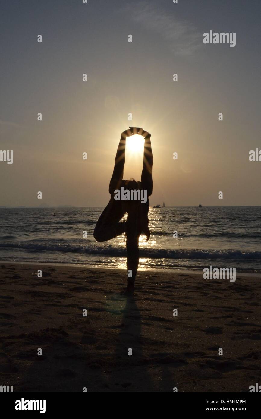 Yoga, Strand, JBR, Vereinigte Arabische Königreich Stockfoto