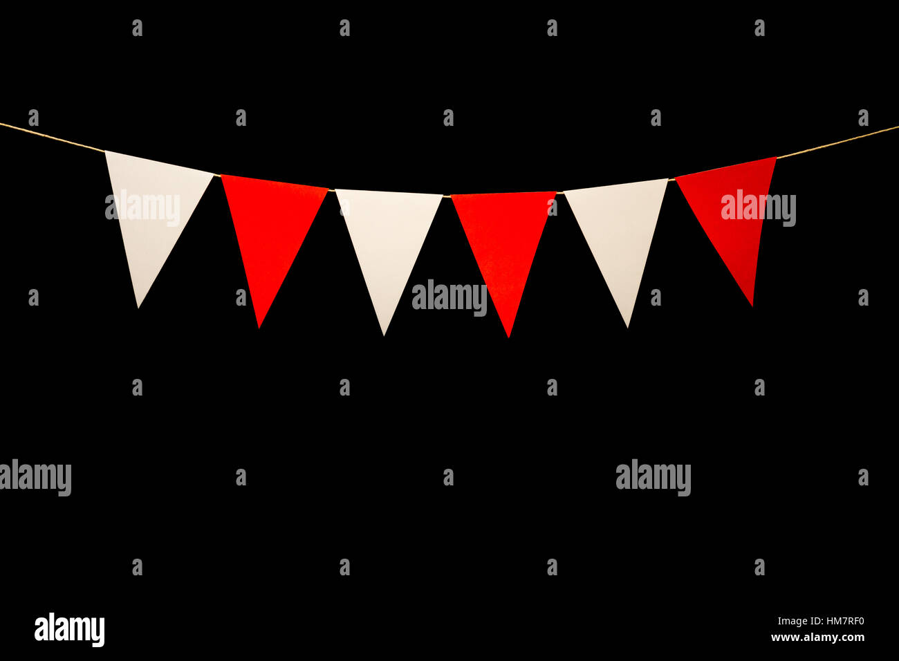 String mit sechs rote und weiße Dreiecken Ammer. Fügen Sie Ihre eigenen Charaktere nach Titel oder Banner. Stockfoto