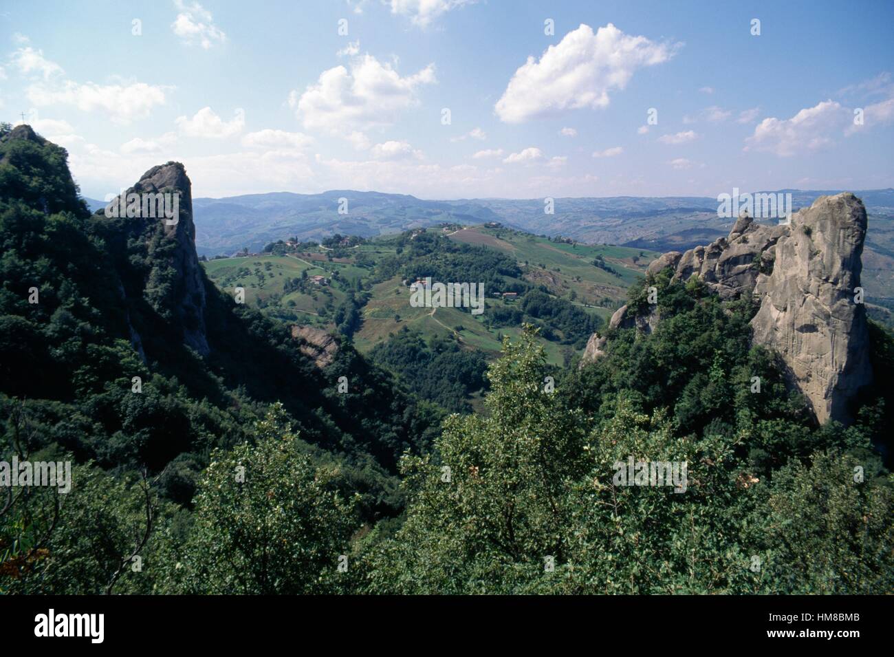 Die Pinnacles, wo Wanderfalken nisten, Sassi di Roccamalatina Regionalpark, Emilia-Romagna, Italien. Stockfoto