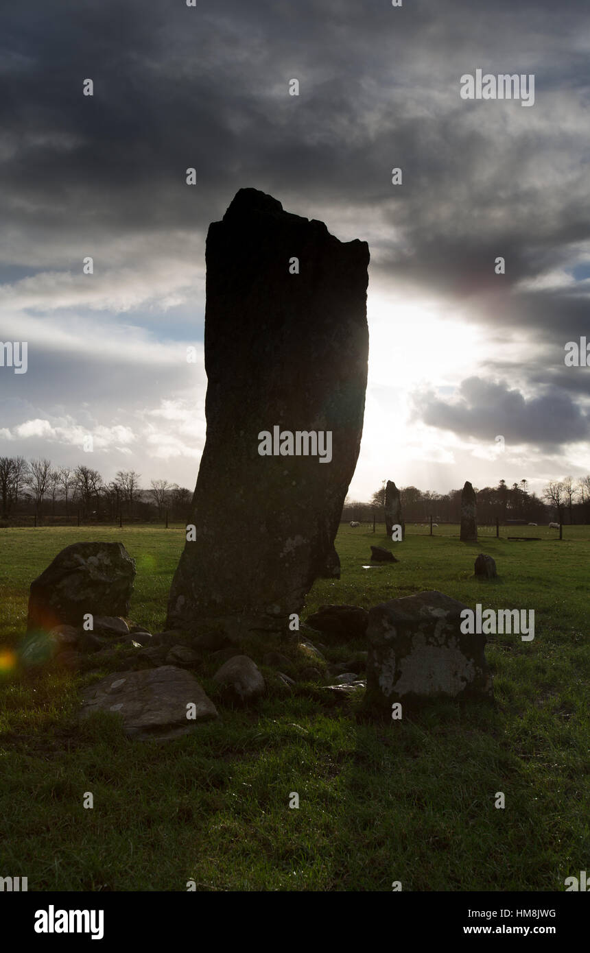 Nether Largie Standing Stones, Kilmartin, Schottland. Malerische Silhouette Blick auf die historische Nether Largie Standing Stones. Stockfoto