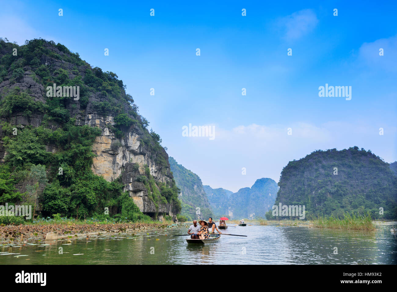 Karst Landschaften von Tam Coc und Trang ein im Bereich Red River in der Nähe von Ninh Binh, Vietnam, Indochina, Südost-Asien Stockfoto