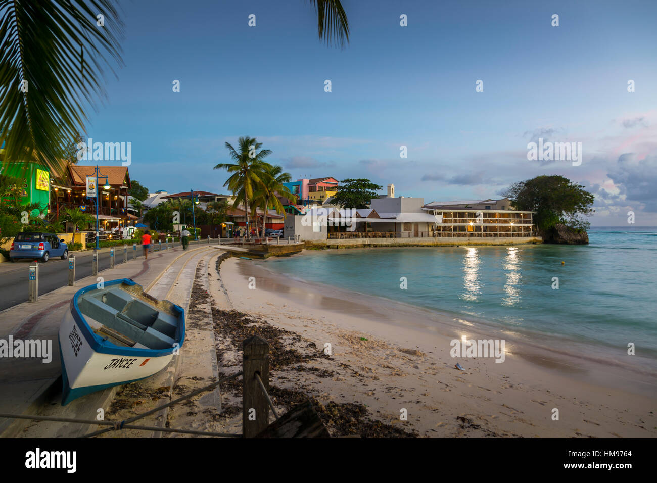 St. Lawrence Gap bei Dämmerung, Christ Church, Barbados, Karibik, Karibik, Mittelamerika Stockfoto