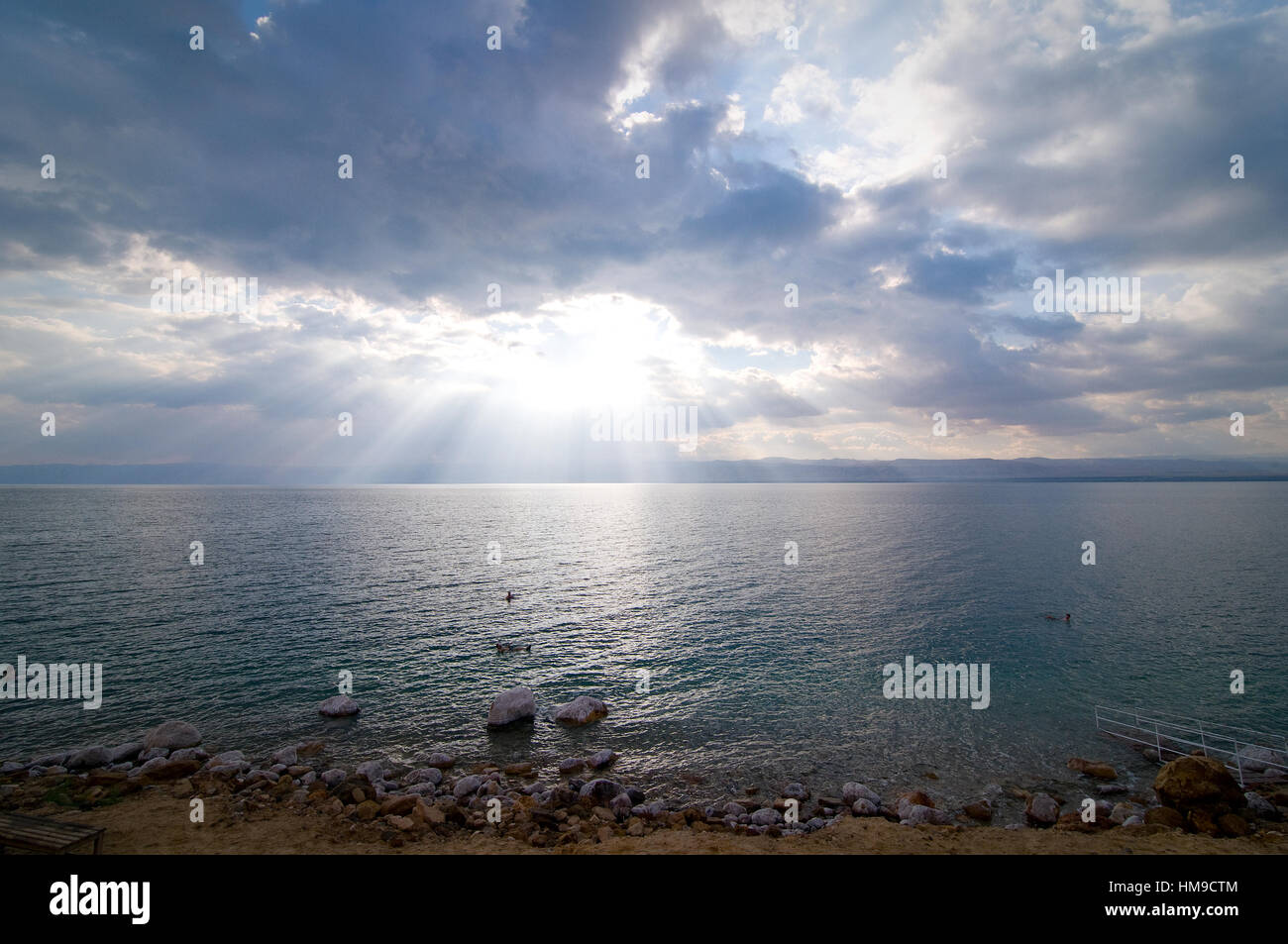 Jordanien Totes Meer Das Tote Meer Auch Genannt Das Meer Salz Ist Ein Salzsee Grenzt An Jordanien Im Osten Und Israel Und Der Westbank Im Westen Die Su Stockfotografie Alamy