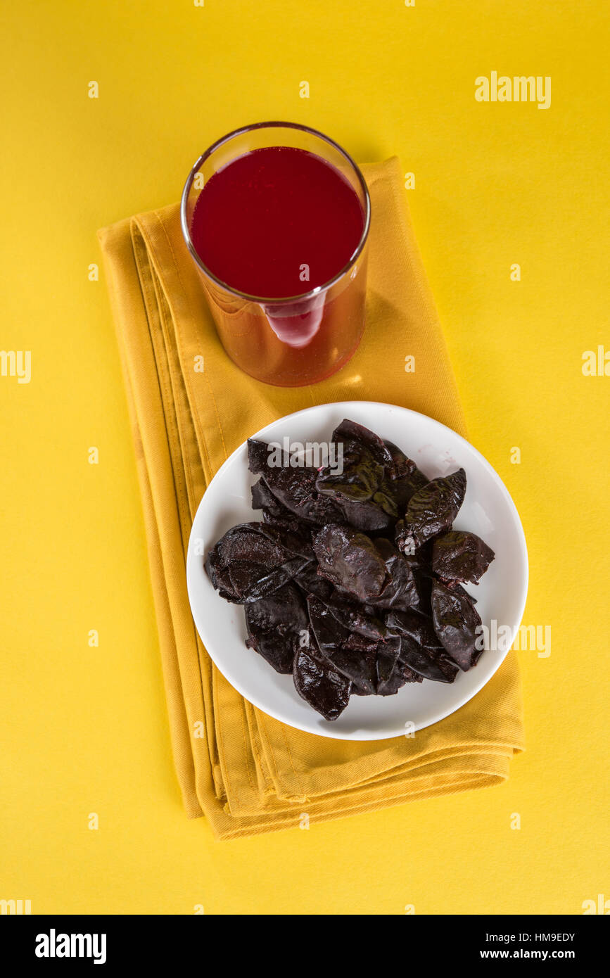 Kokum Sharbat - (ein kaltes Getränk) ist eine süße und würzige Getränk aus Kokum Obst oder Garcinia indica Stockfoto