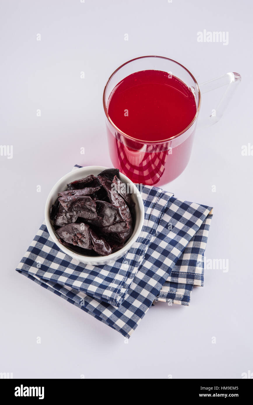 Kokum Sharbat - (ein kaltes Getränk) ist eine süße und würzige Getränk aus Kokum Obst oder Garcinia indica Stockfoto