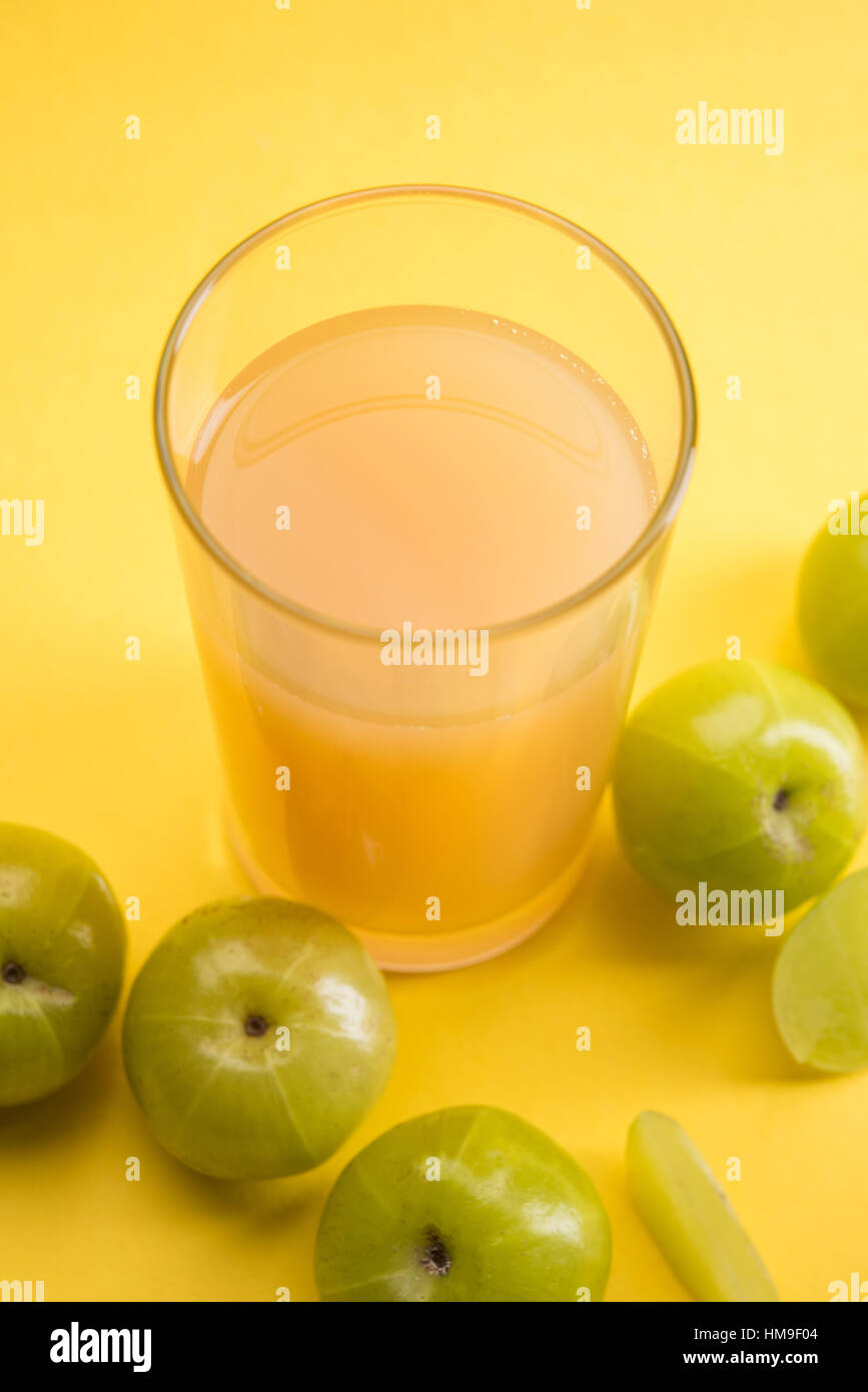 Ayurvedic Amla oder indische Stachelbeere Saft, gesunde Ernährung Stockfoto