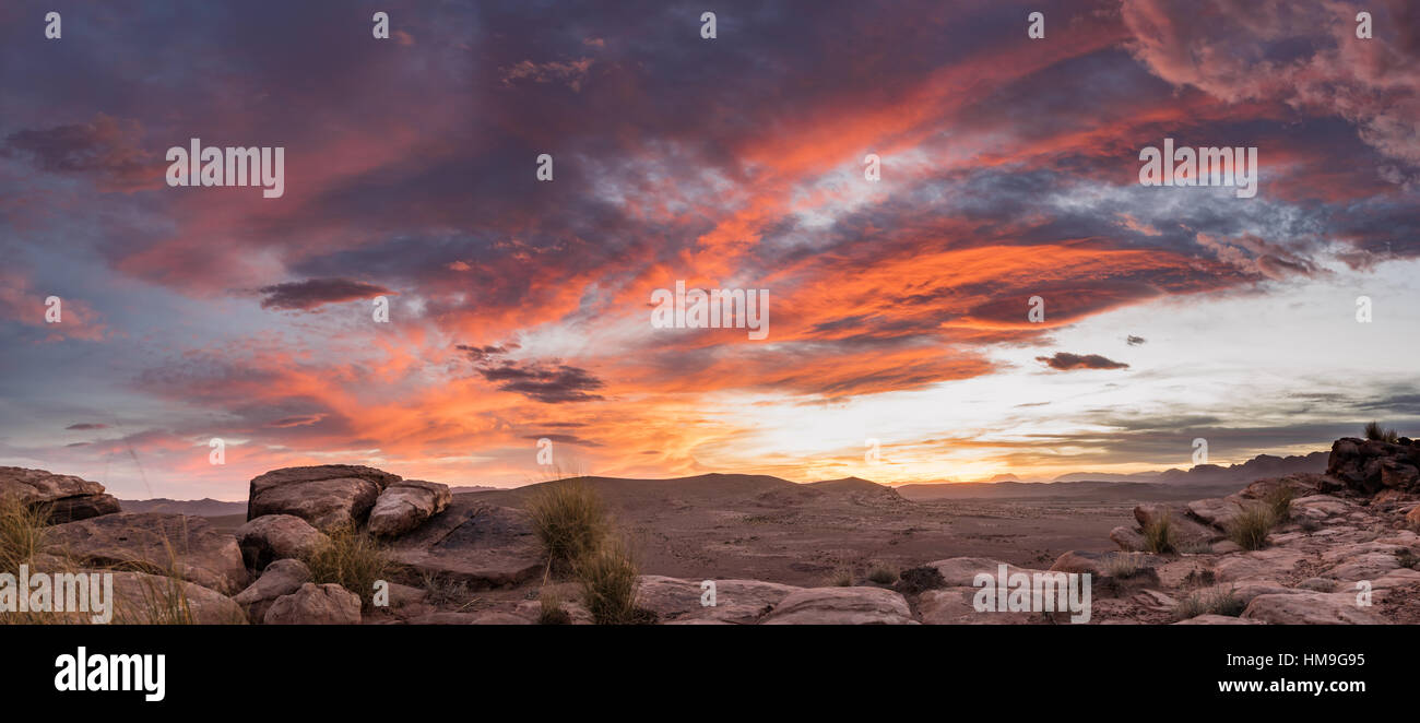Sonnenuntergang Steinwüste, Talsint, Marokko Stockfoto