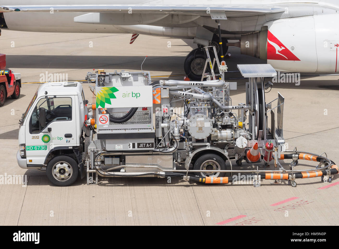 Nahaufnahme des Kraftstoff-LKW am Flughafen Brisbane Stockfoto