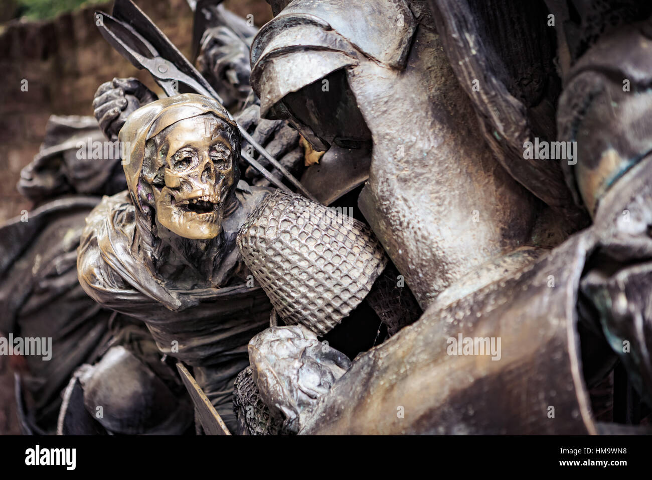Düsseldorf - ca. SEPTEMBER 2016: Die Fragmente der Stadterhebungsmonument Skulptur in der Stadt Düsseldorf. Stockfoto
