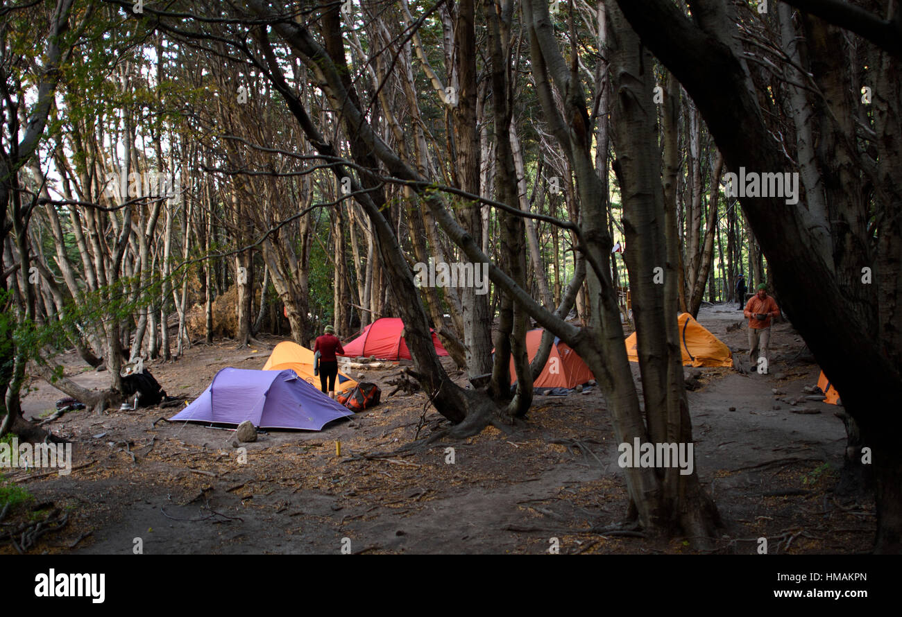 Zelte im Camp Italiano in Torres del Paine Nationalpark, Chile. Stockfoto