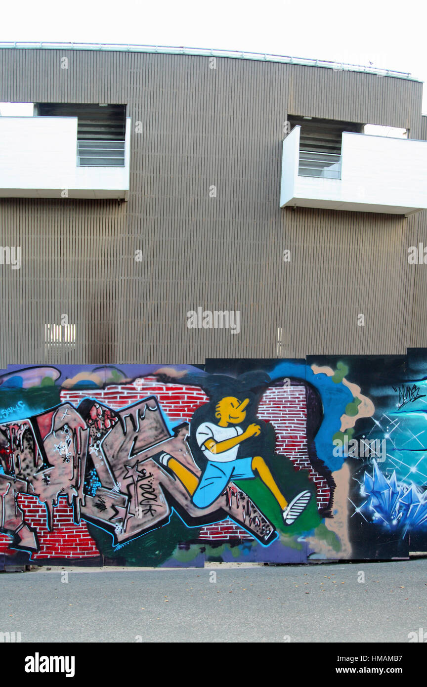 Graffiti vor dem veröderten Olympiastadion, Töölö, Helsinki, Finnland, 2016 Stockfoto