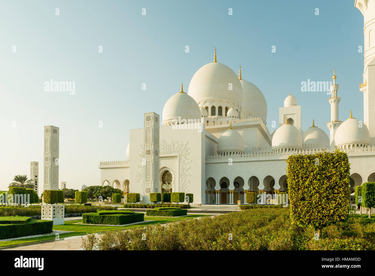 Erstaunliche Moschee. Sheikh Zayed Grand Moschee bei Sonnenuntergang (Abu Dhabi, Vereinigte Arabische Emirate). Sheikh Zayed. Abu Dhabi Stockfoto