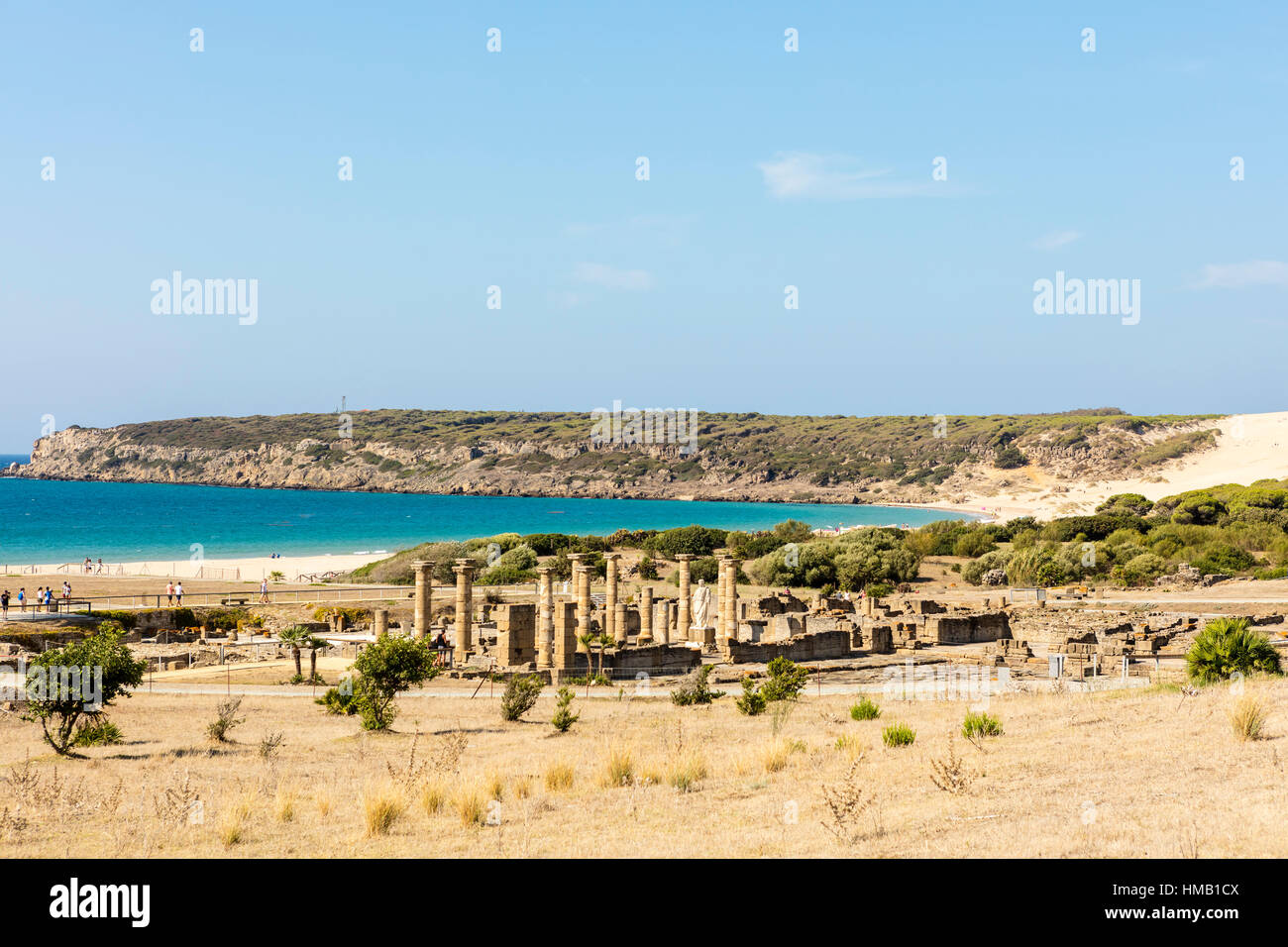 Malerische Landschaft mit Ruinen Baelo Claudia ist eine alte römische Stadt an der Küste von Spanien. Stockfoto