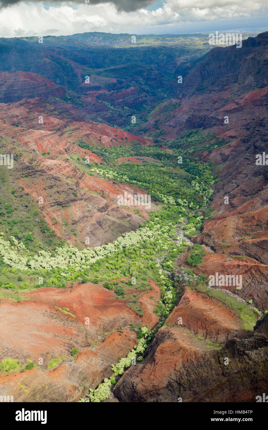 Luftaufnahme des Waimea Canyon auf Kauai, Hawaii, USA. Stockfoto