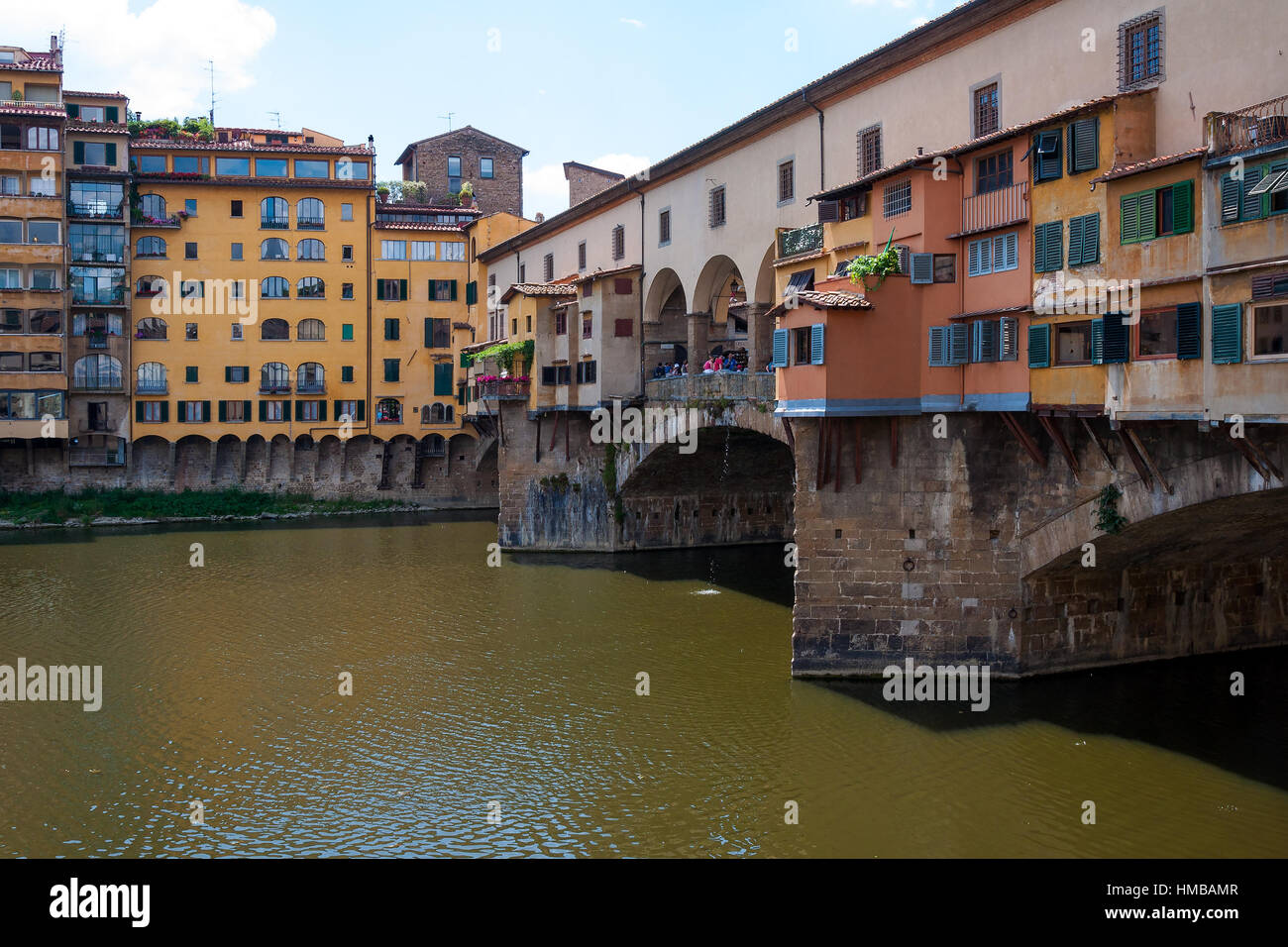 Ponte Vecchio - die berühmteste Brücke über den Fluss Arno in Florenz, Italien Stockfoto