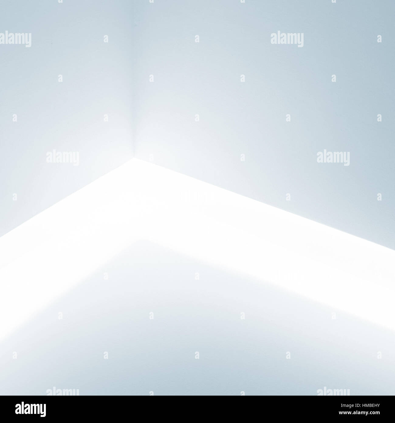 Abstrakt weiß Gegenwartsarchitektur Hintergrund, Design der Ecke mit Nische und innere Erleuchtung, 3d illustration Stockfoto