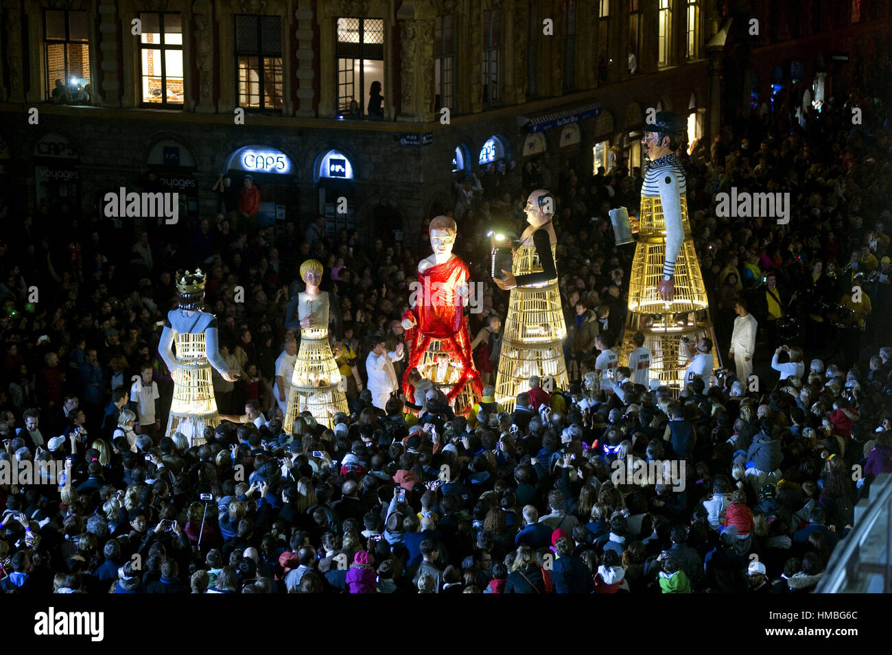 Lille (Nordfrankreich), 2015/09/26: Öffnen der Parade der kulturellen Saison mit dem Titel "Lille 3000 Renaissance". Stockfoto