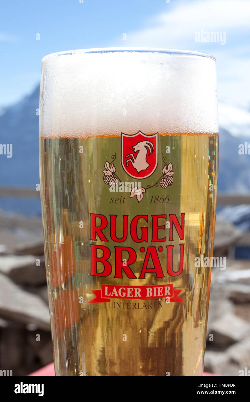 Bier Kühles Getränk Erfrischen Berge Stockfotos und -bilder Kaufen - Alamy