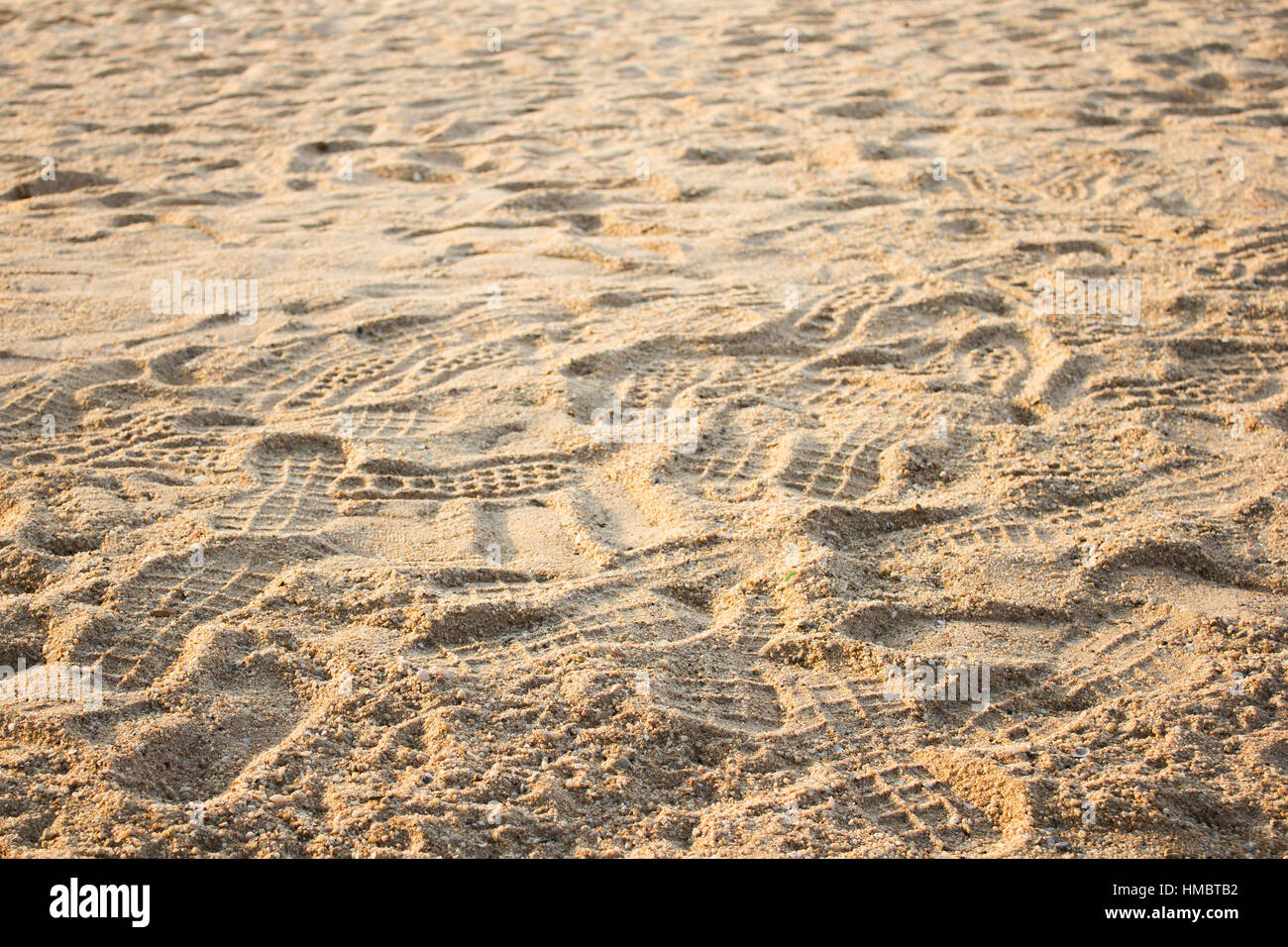 fu-spuren-im-sand-am-strand-fotos-und-bildmaterial-in-hoher-aufl-sung