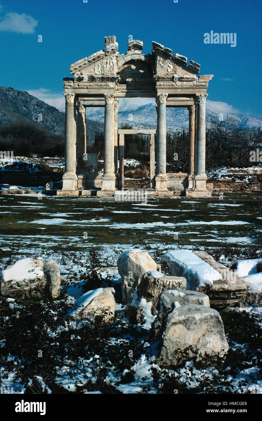 Die monumentalen Tor oder Tetrapylon (200 n. Chr.) in den Ruinen der antiken griechischen Stadt Aphrodisias Türkei Stockfoto