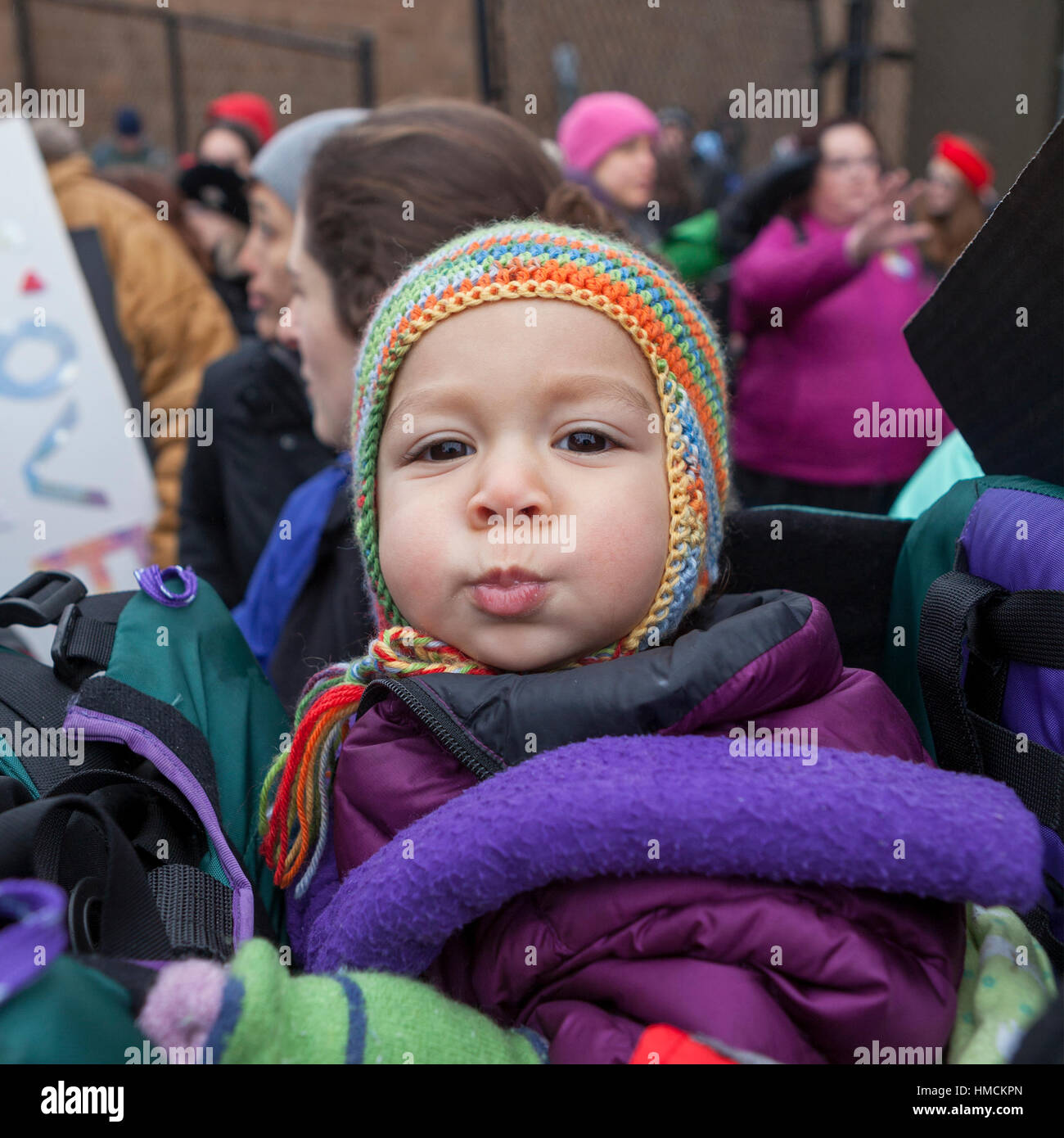 Teilnehmer an der Frauen März in St. Paul, Minnesota am 21. Januar 2017. Stockfoto