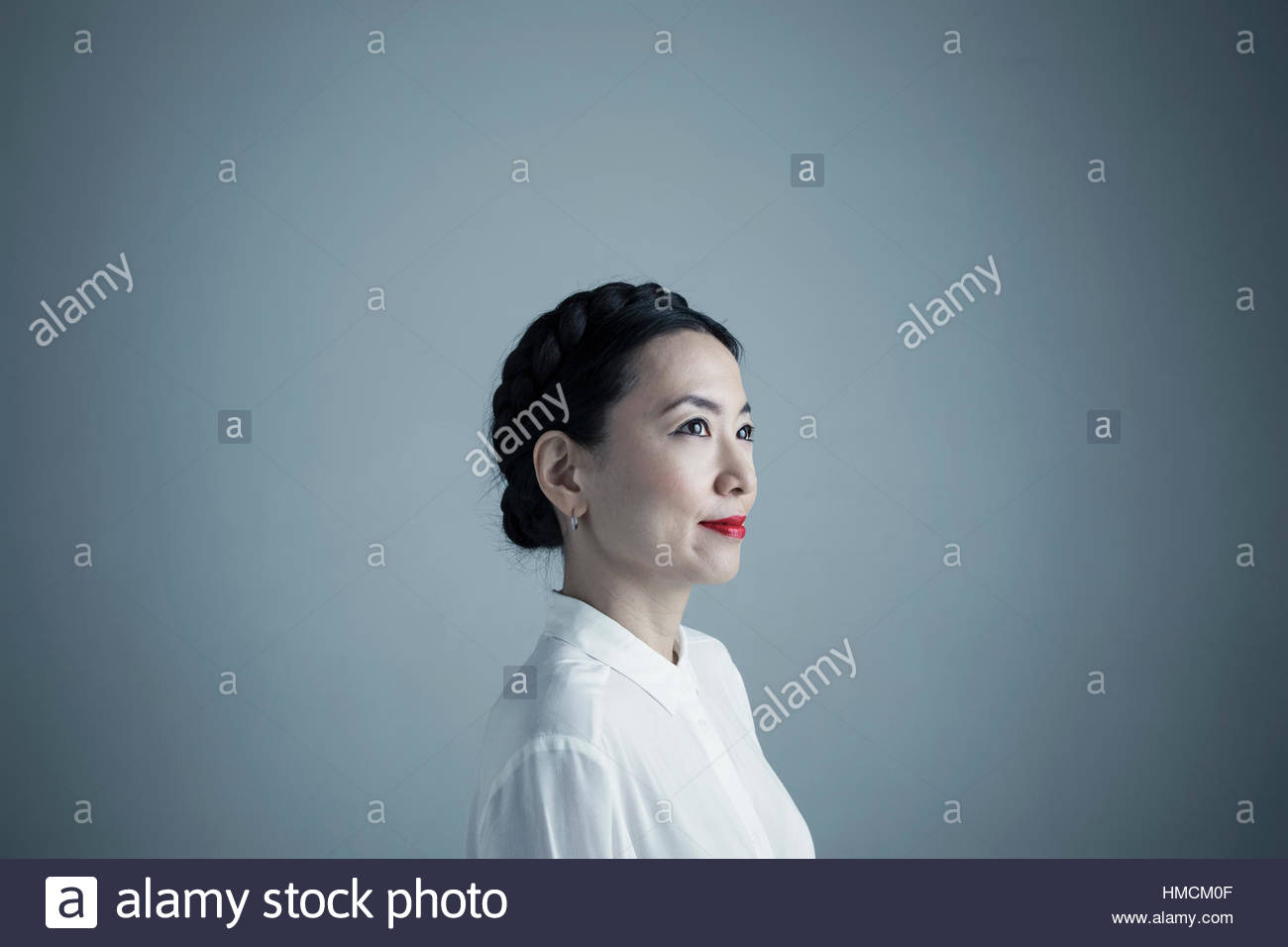Mature asian woman portrait -Fotos und -Bildmaterial in hoher Auflösung –  Alamy