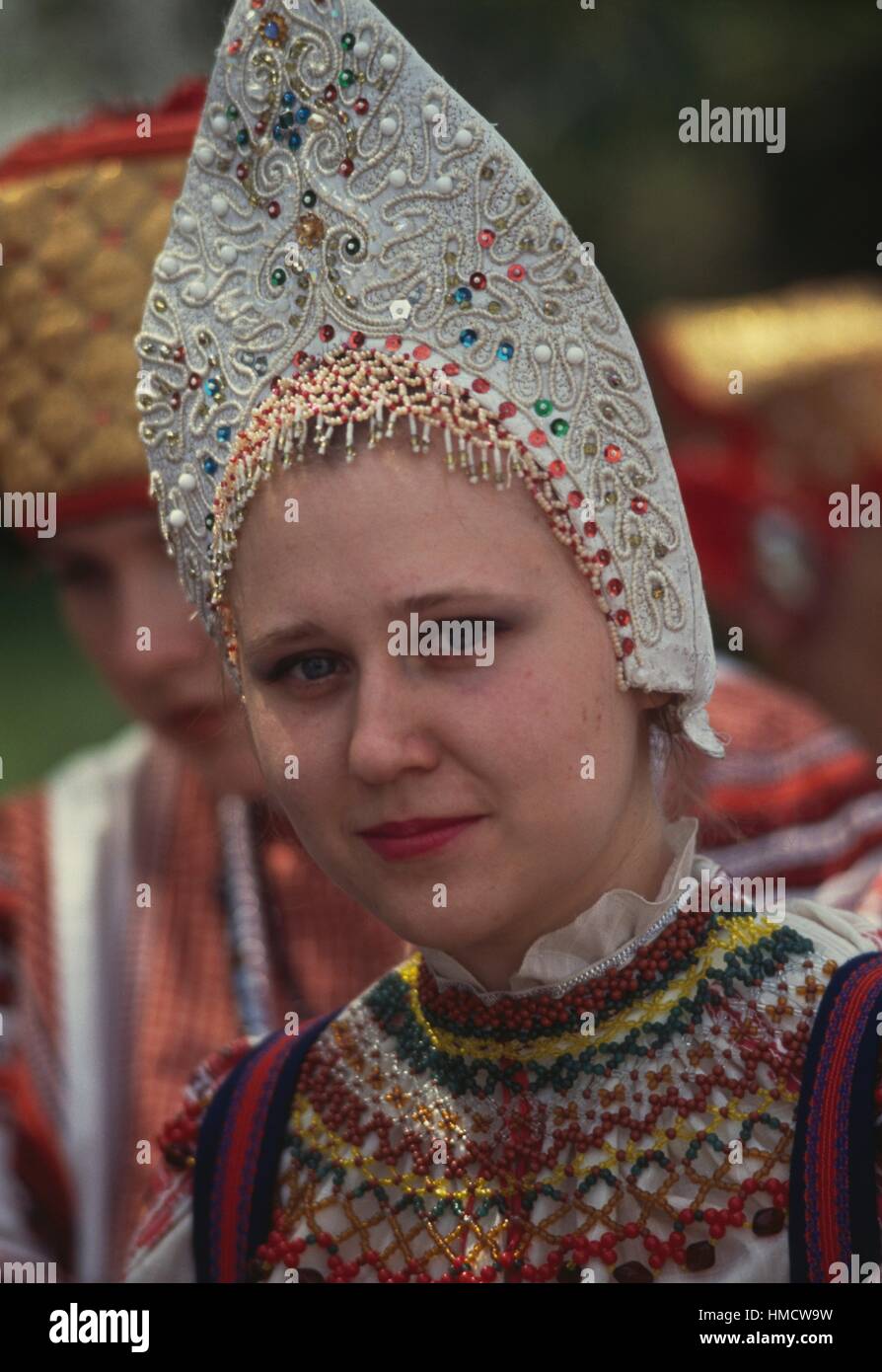 Frau trägt einen Tracht, folk-Gruppe, Astrakhan, Russland. Stockfoto